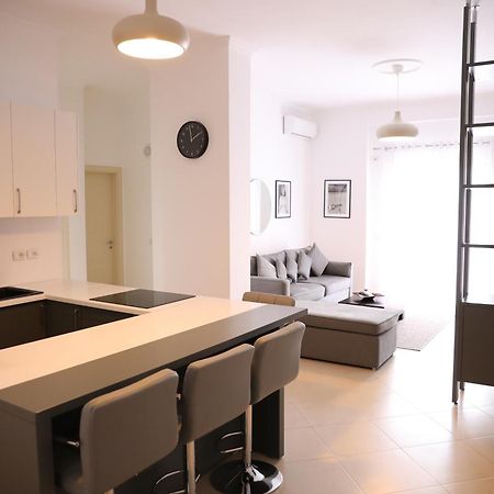 Square View Apartment Vlorë Eksteriør billede