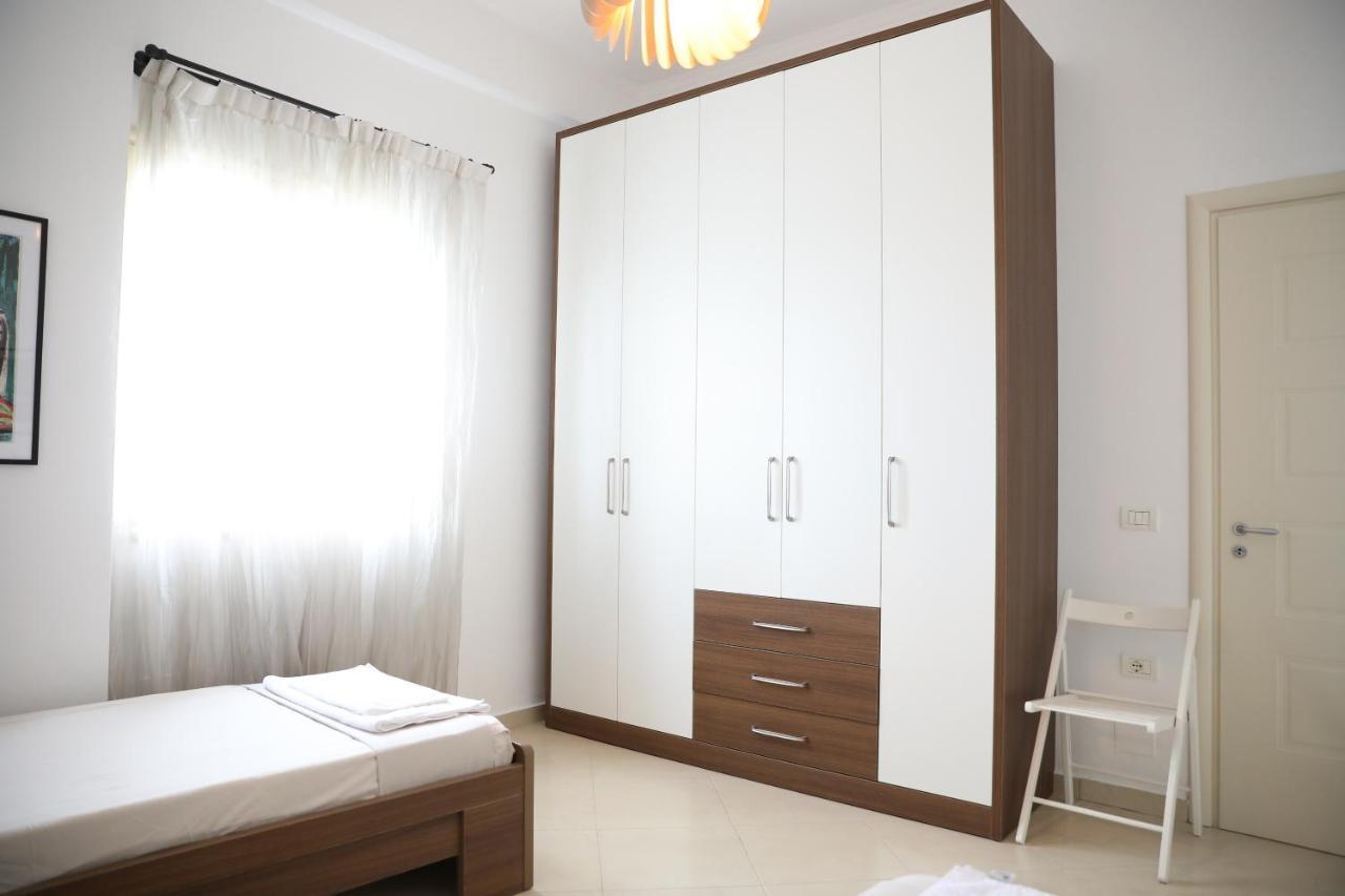 Square View Apartment Vlorë Eksteriør billede