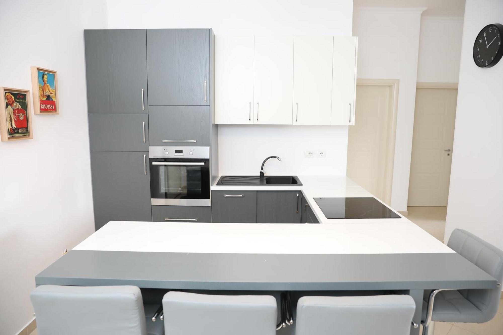 Square View Apartment Vlorë Eksteriør billede